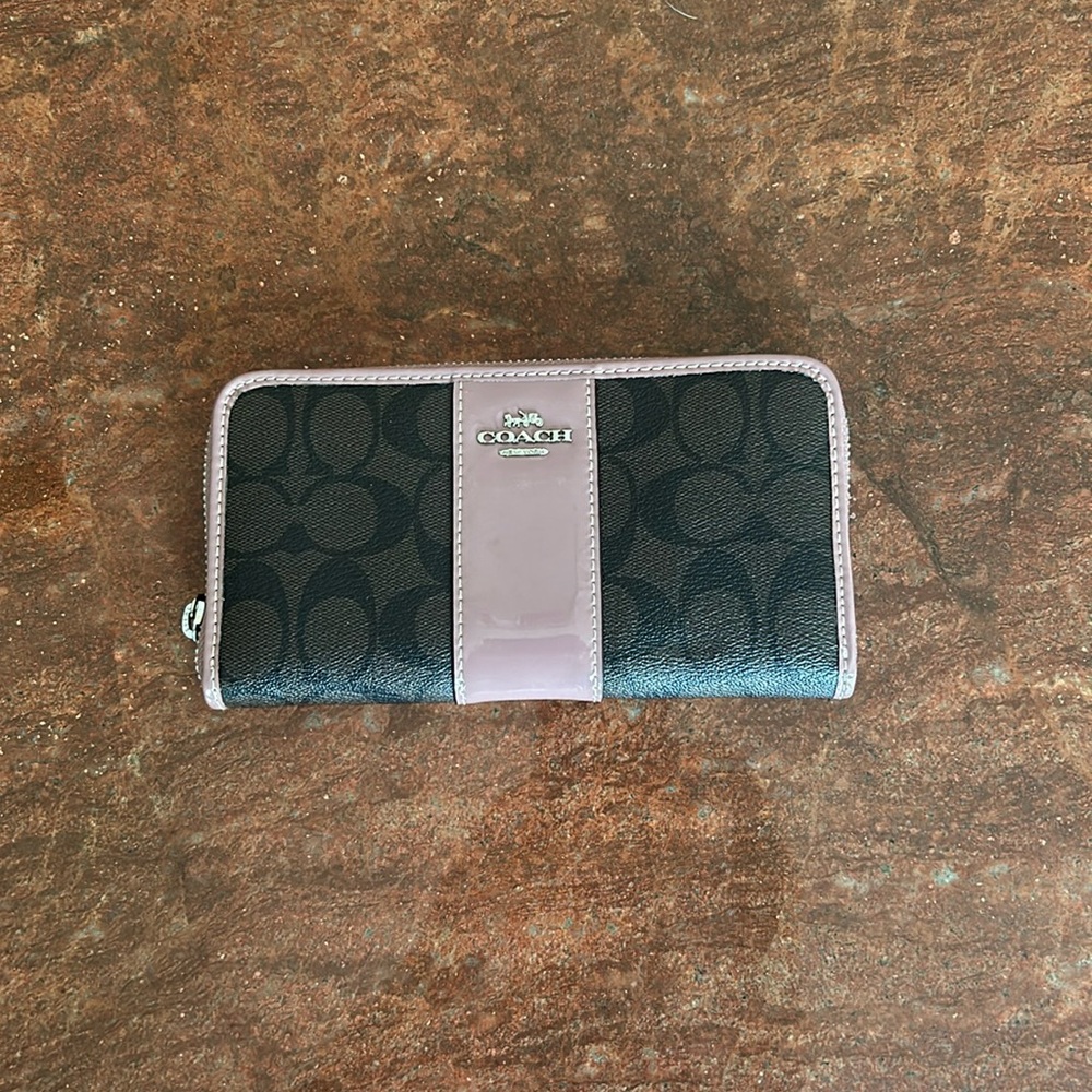 Coach Accordion, Zip Wallet